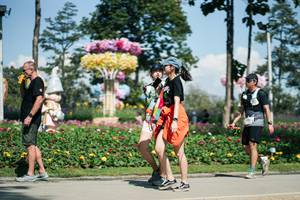 BIB: 
                            <button type="button" onclick="openModal(27621201)" class="btn btn-primary btn-sm float-right btn-popup" data-toggle="modal" data-target=".modal-high-quality">
                        <i class="fas fa-shopping-cart"></i> Add to Cart
                    </button>
                                            <button type="button" onclick="isThisMe(27621201, true)" class="btn btn-success btn-sm float-right btn-popup btn-isme hidden" data-toggle="tooltip" data-placement="bottom" title="นี่คือรูปของคุณใช่ไหม คลิกที่นี่เพื่อเอาเข้าอัลบั้ม">
                        <i class="fas fa-plus"></i> Add to album
                    </button>
                    <button type="button" onclick="isThisMe(27621201, false)" class="btn btn-warning btn-sm float-right btn-popup btn-isnotme hidden">
                        <i class="fas fa-ban"></i> Remove from album
                    </button>